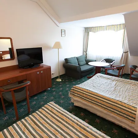 Twins Ii Hotel