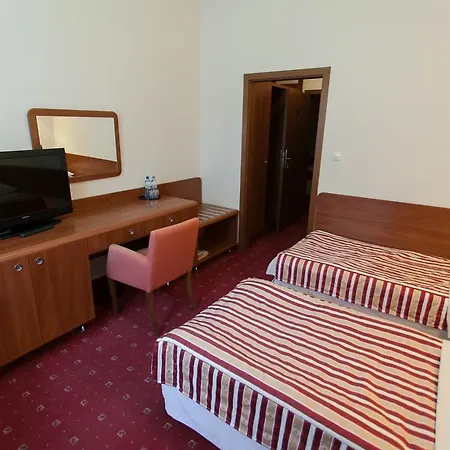 Hotel Twins Ii