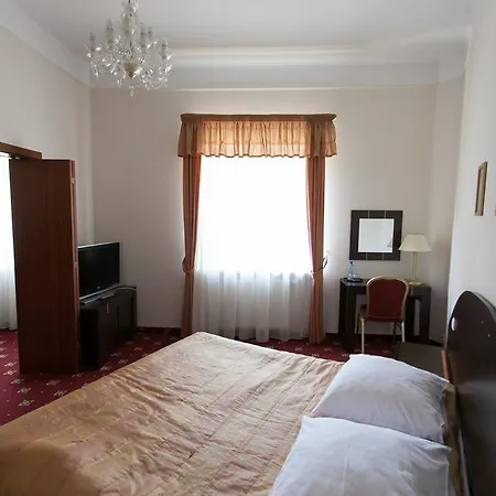 Hotel Twins Ii